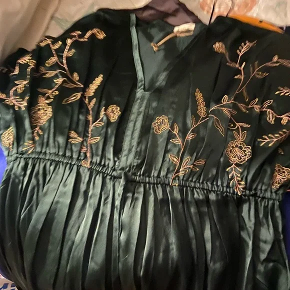 World Market NWT Mira Laurel Green Satin Floral Embroidered Kaftan Dress L/XL - Picture 5 of 6
